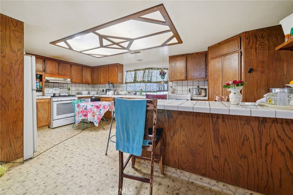 Victorville, CA 92395,14854 Rama DR