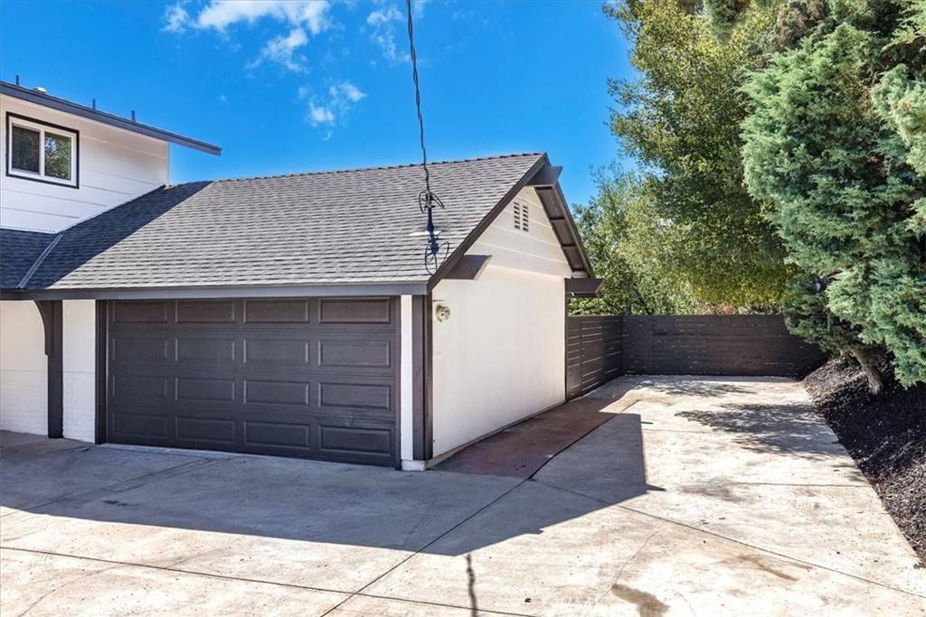 Calabasas, CA 91302,26004 Adamor RD