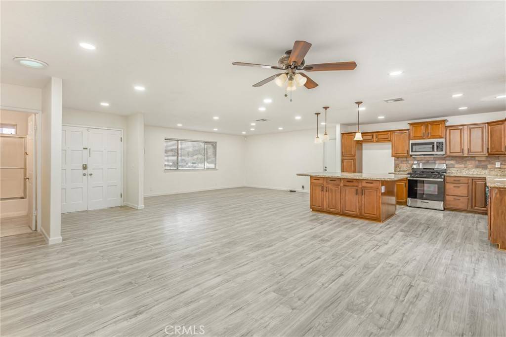 Apple Valley, CA 92307,19891 Talihina RD