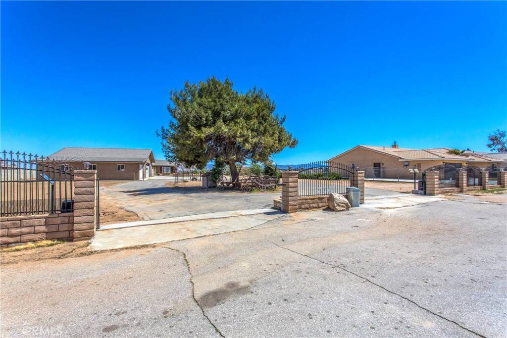 Oak Hills, CA 92344,7045 Oak Hill RD