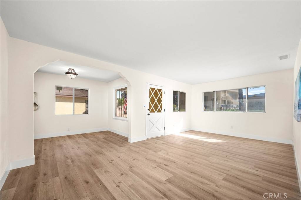 Corona, CA 92882,1221 W 10th ST
