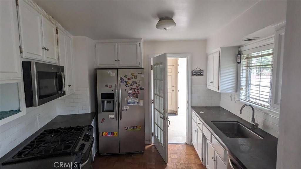 Redlands, CA 92373,112 N Center ST