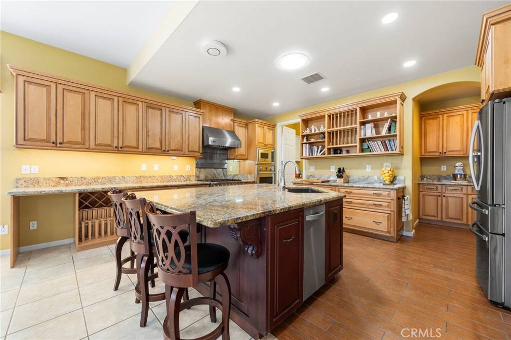 Corona, CA 92883,24460 Lupine LN