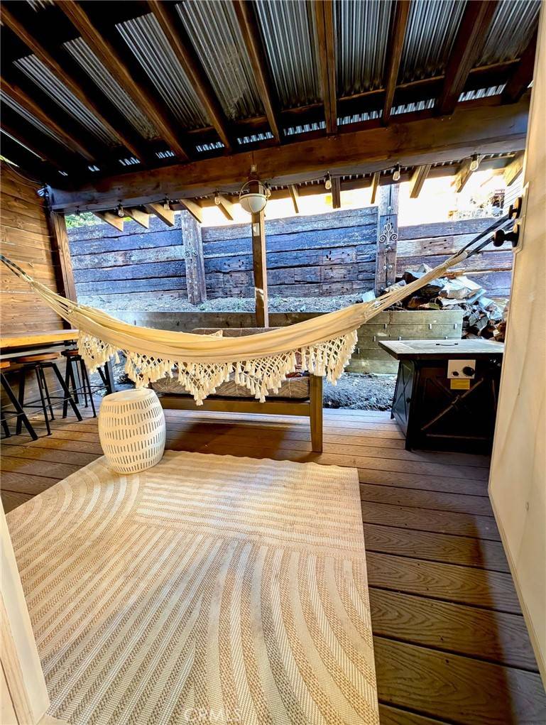 Lake Arrowhead, CA 92352,832 Community