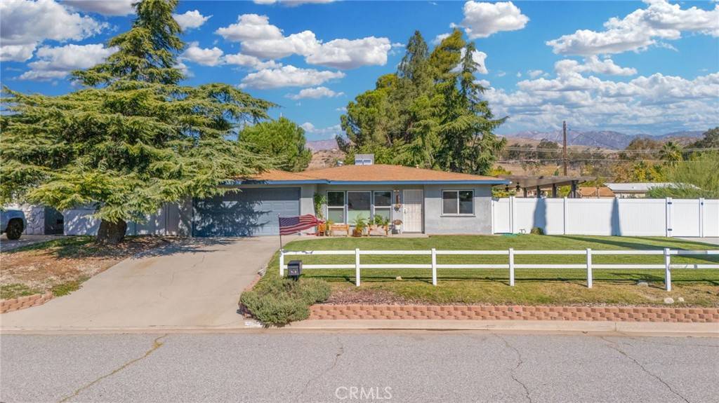 Banning, CA 92220,651 W King