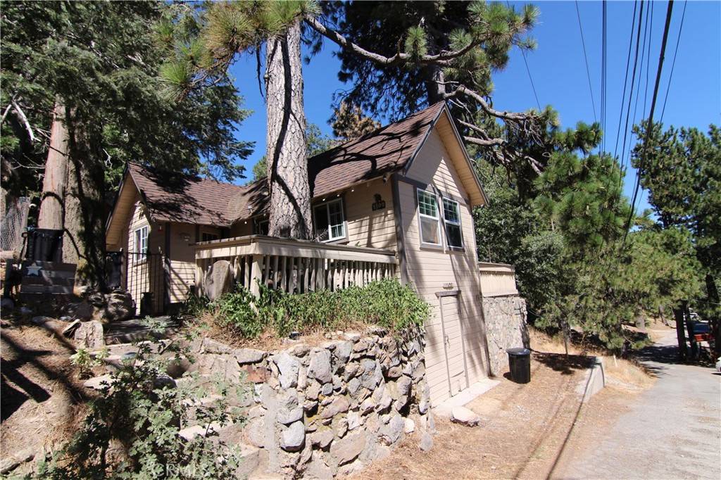 Rimforest, CA 92378,1109 Scenic WAY