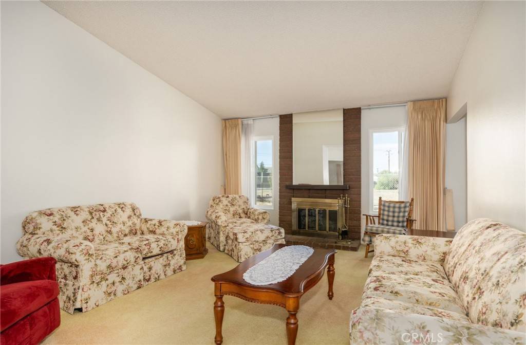 Calimesa, CA 92320,365 Midori LN