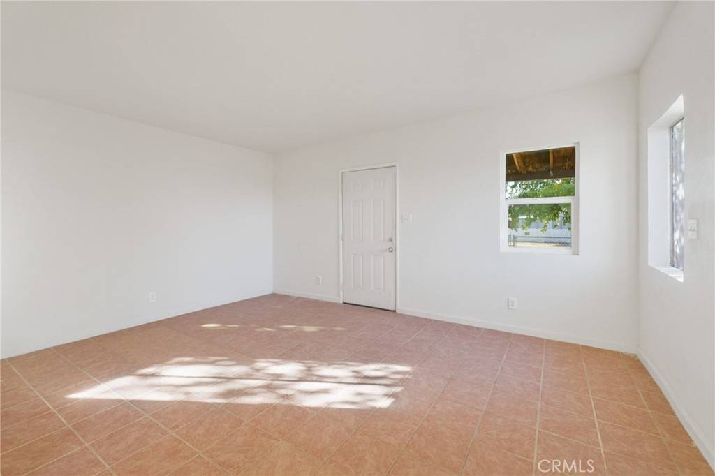 Yermo, CA 92398,569 W Williams #1