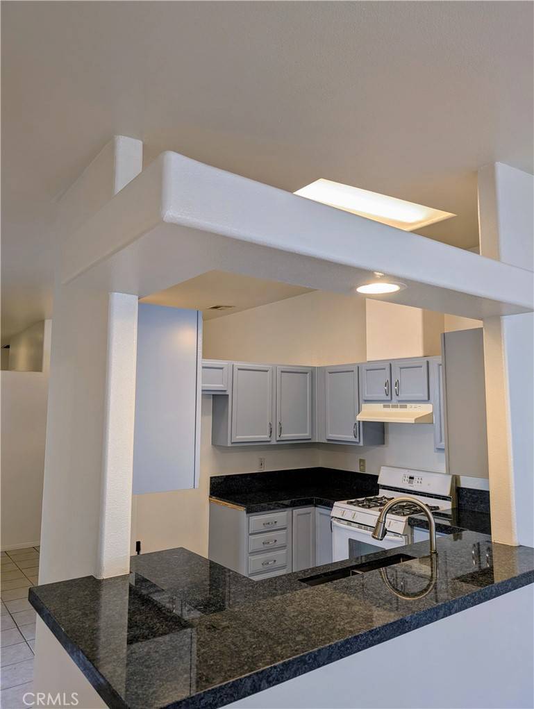 Cathedral City, CA 92234,29680 Landau