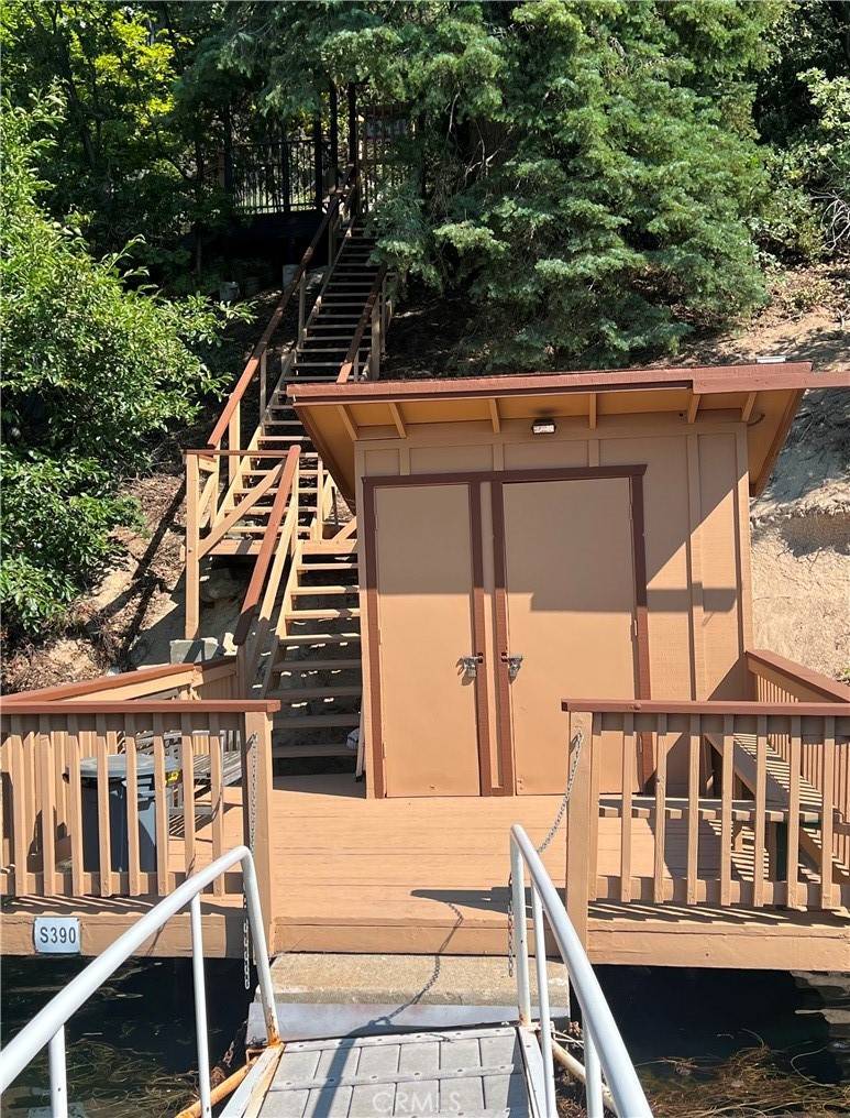 Lake Arrowhead, CA 92352,390 S390