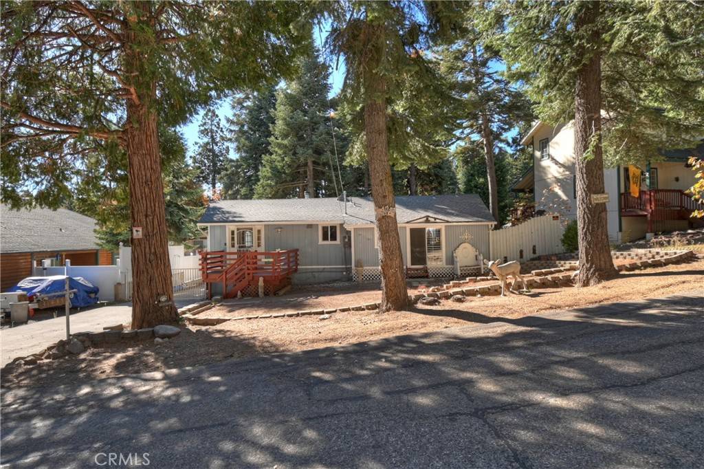 Running Springs, CA 92382,31435 Oakleaf