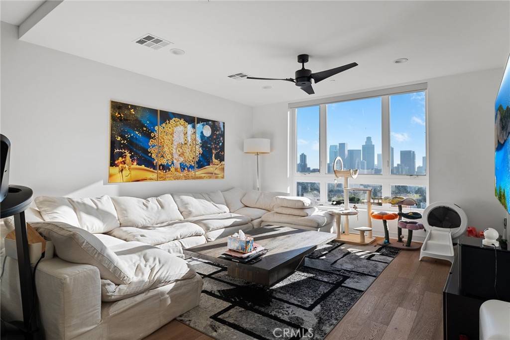 Los Angeles, CA 90012,1056 N Joels