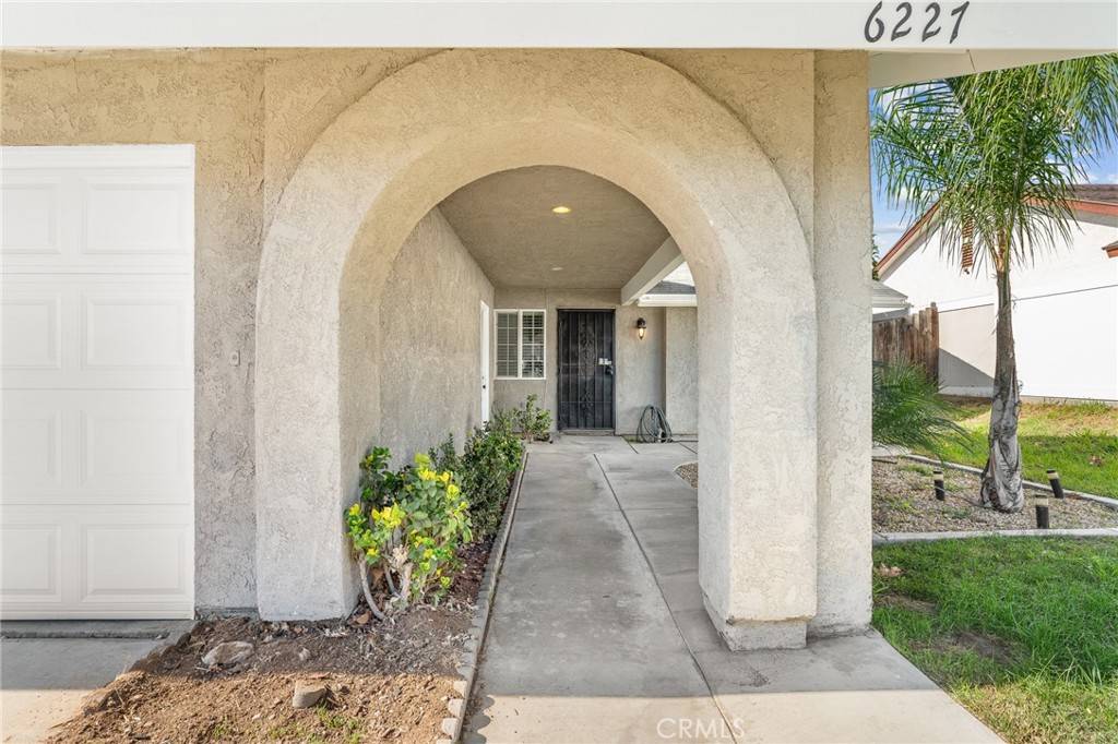 Riverside, CA 92509,6227 Cross River