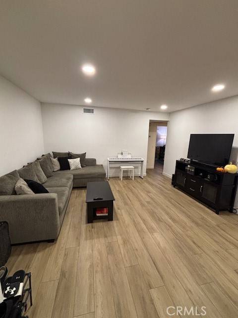 Fontana, CA 92335,8939 Mango #I