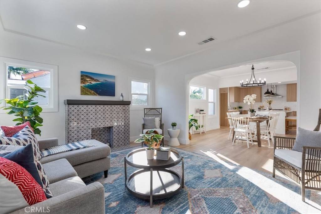 Los Angeles, CA 90016,2143 S Redondo BLVD