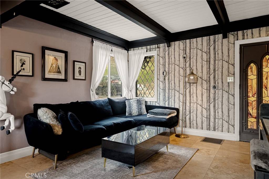 Crestline, CA 92325,23935 Zurich