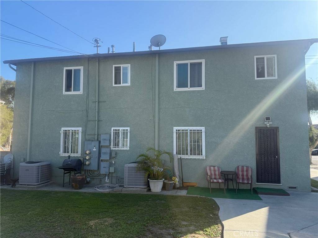 Los Angeles, CA 90047,2053 W 104th