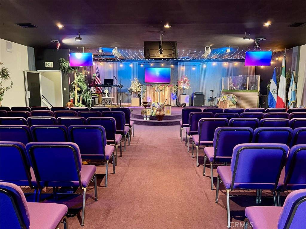 Fontana, CA 92335,9391 Cypress