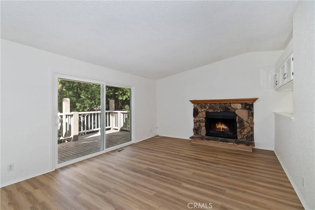 Lake Arrowhead, CA 92352,142 Rockledge LN