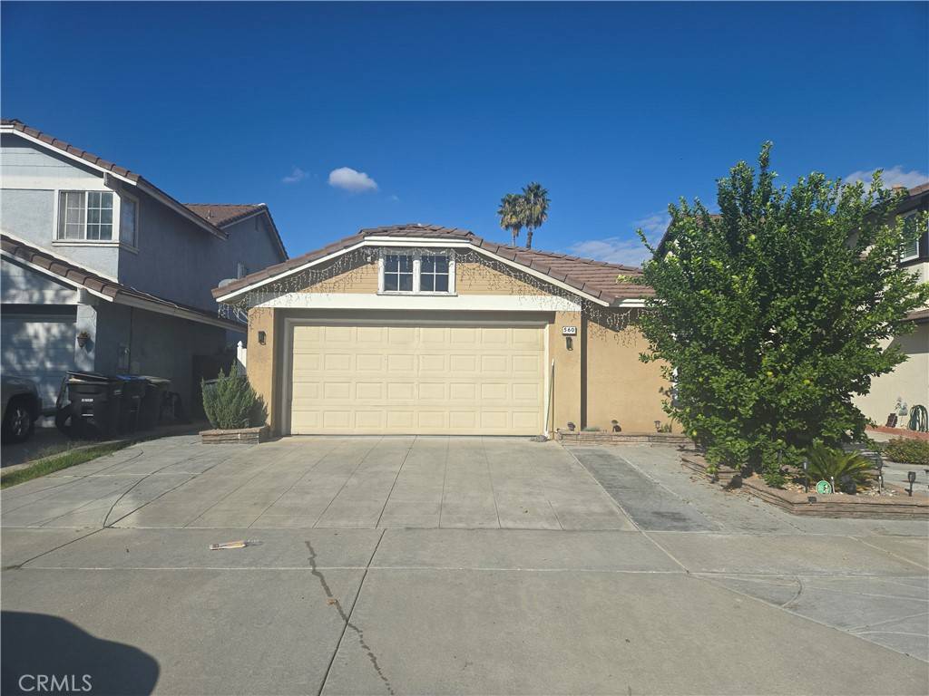 Perris, CA 92571,560 Coudures WAY