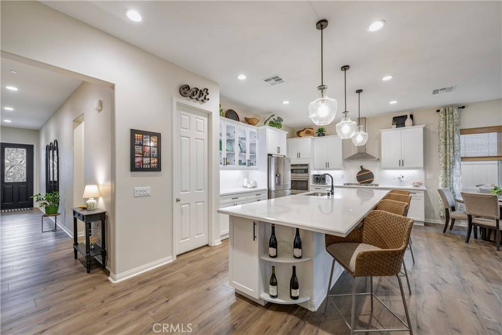 Corona, CA 92883,4124 Cameron