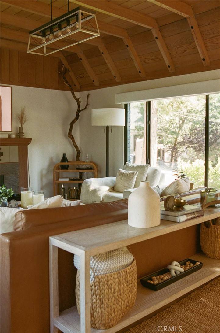 Lake Arrowhead, CA 92352,481 Heliotrope DR