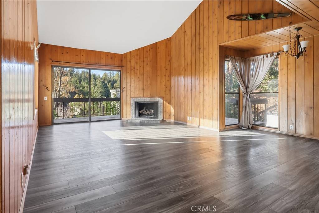 Lake Arrowhead, CA 92352,27657 Peninsula DR