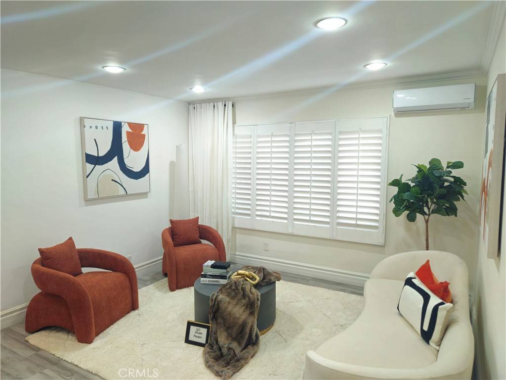 West Hollywood, CA 90069,960 Larrabee ST #102