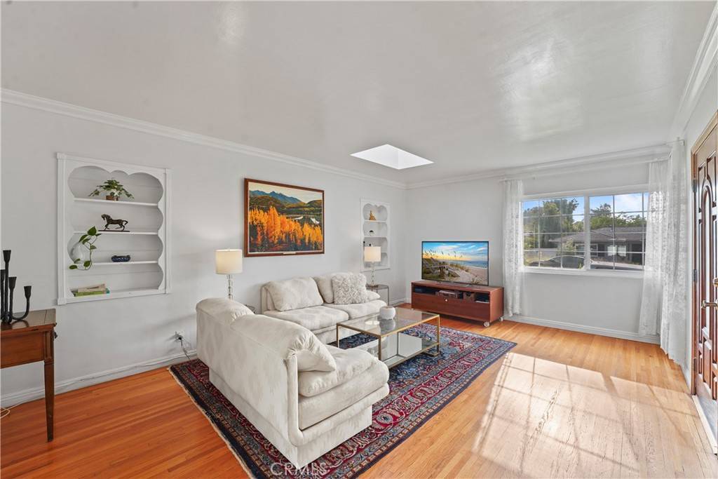 La Canada Flintridge, CA 91011,4551 Indiana AVE