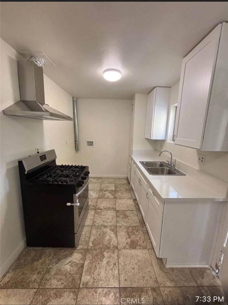 Hawthorne, CA 90250,12706 Doty AVE #C