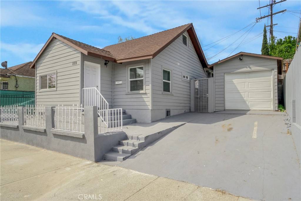 Inglewood, CA 90302,1109 N Chester AVE