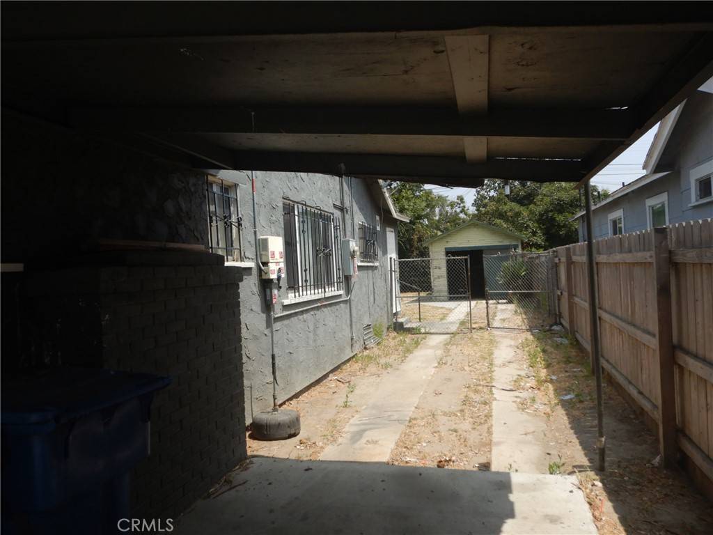 Los Angeles, CA 90037,4242 Kenwood AVE