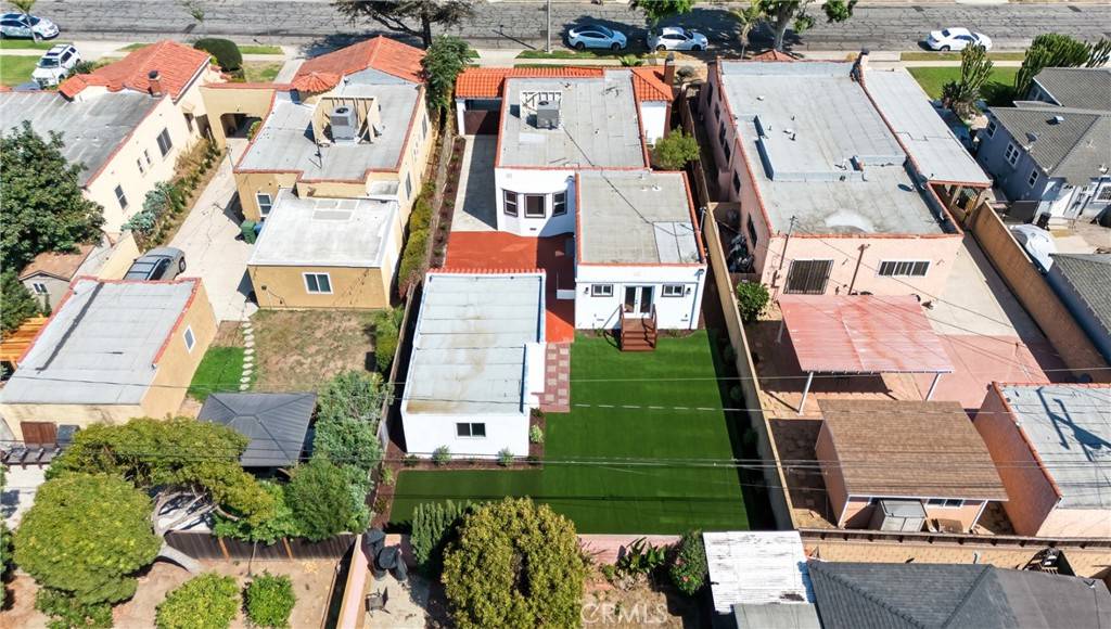 Inglewood, CA 90305,8909 S 5th AVE