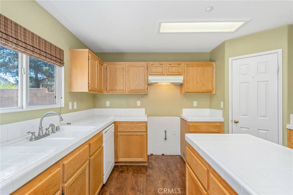 Fontana, CA 92336,5921 Fillmore WAY