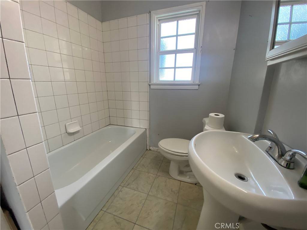 Colton, CA 92324,1484 N 9th ST