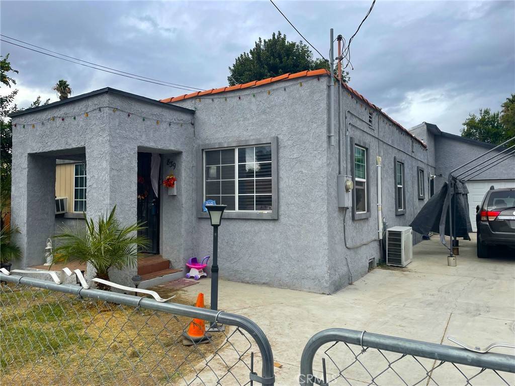 Colton, CA 92324,839 W G ST