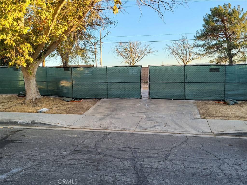 Lancaster, CA 93536,3838 Balmont ST