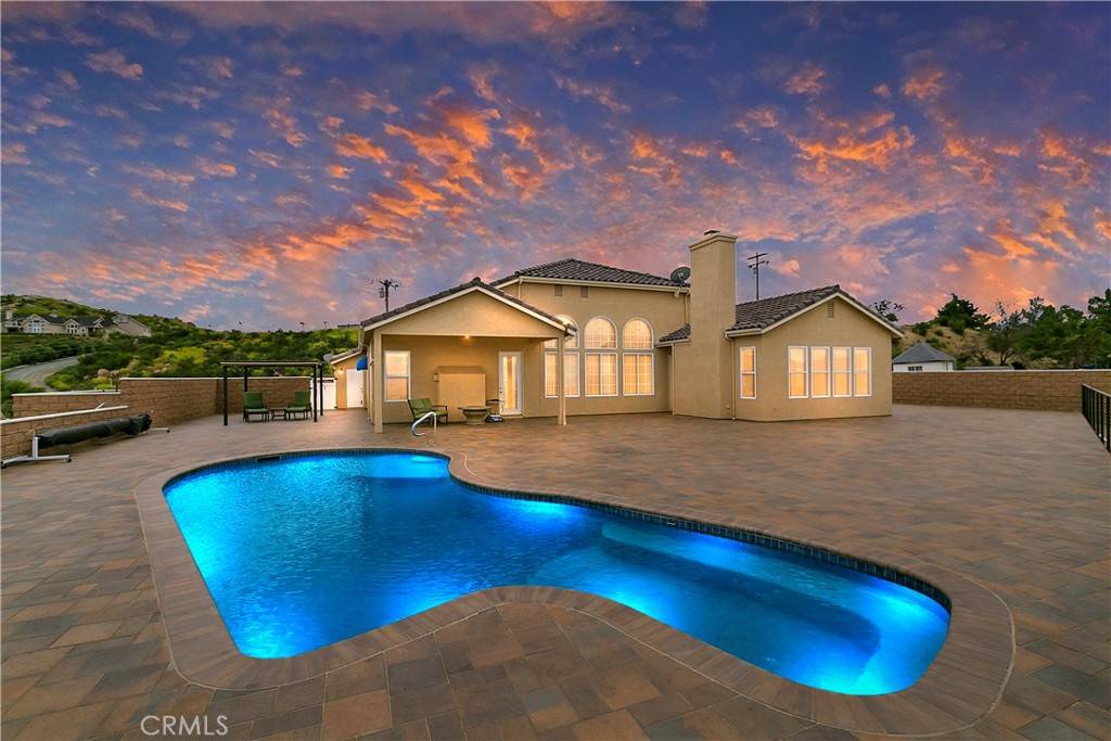 Lake Mathews, CA 92570,21751 Onaknoll DR
