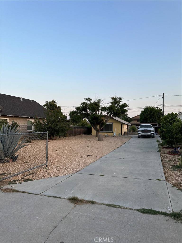 Colton, CA 92324,744 W E ST