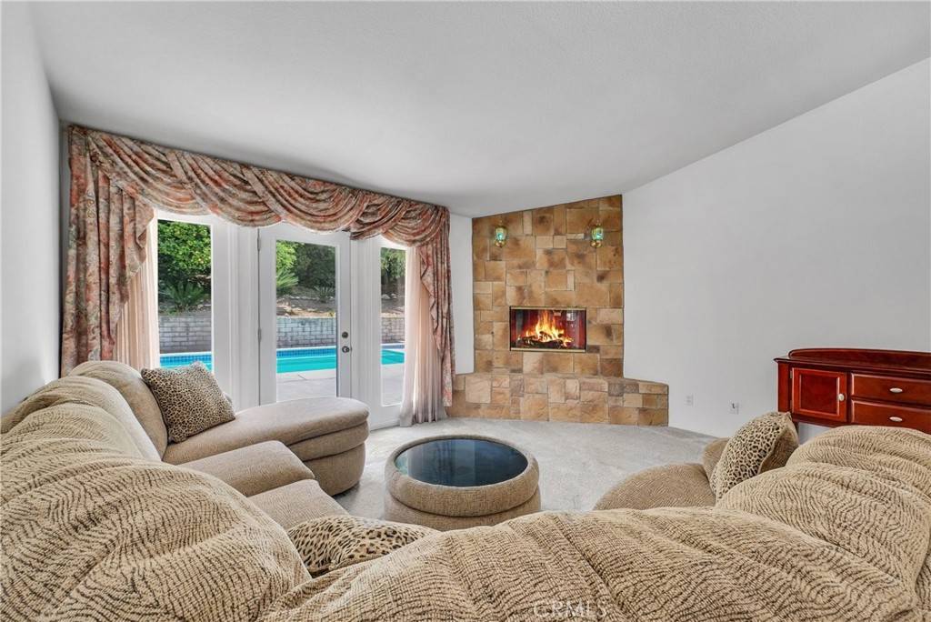 Colton, CA 92324,2102 Skyview DR