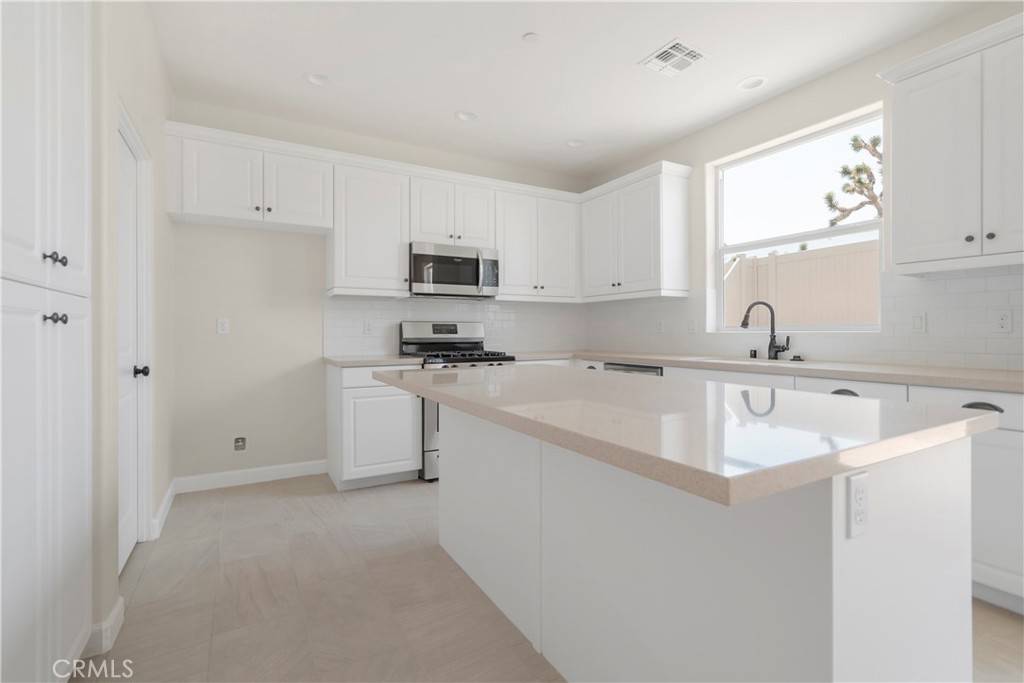 Yucca Valley, CA 92884,56685 Desert Vista Cir