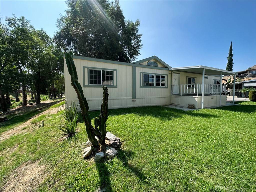 Colton, CA 92324,2851 S La Cadena Dr #144