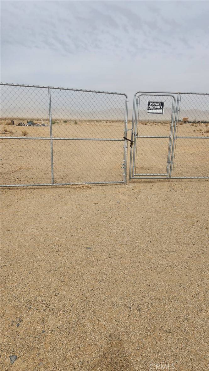 Lucerne Valley, CA 92356,0 0452143210000