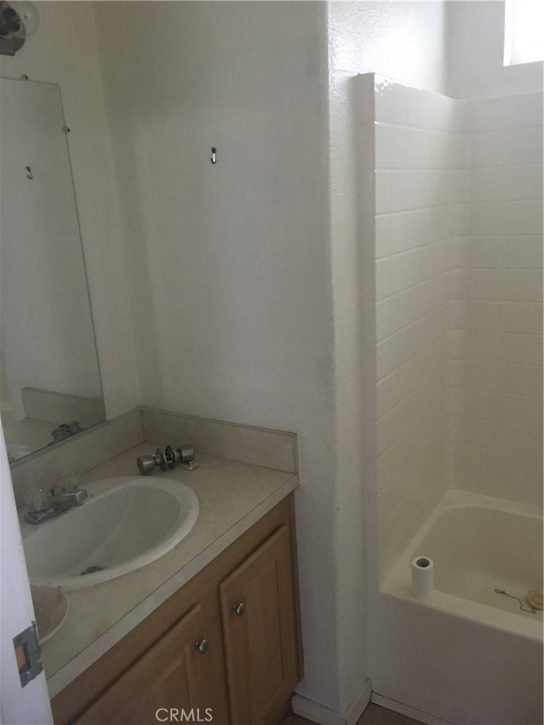 Apple Valley, CA 92308,22601 Bear Valley Rd #33
