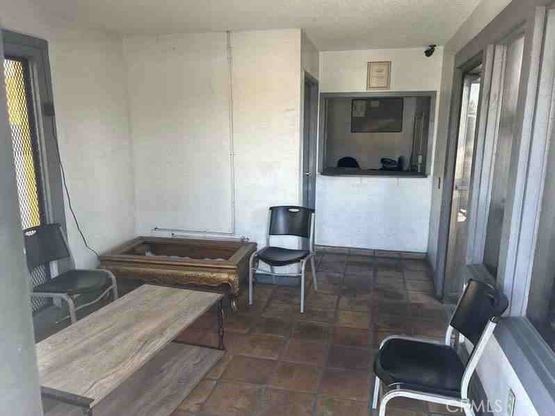 Huntington Beach, CA 92647,8071 Warner AVE