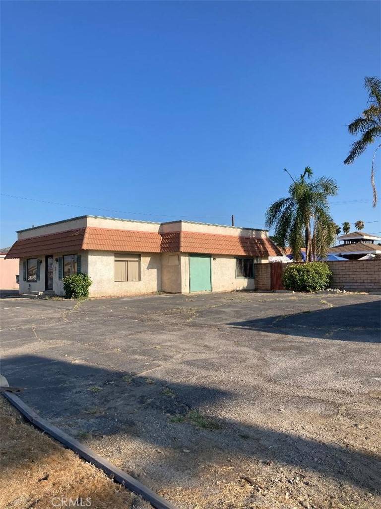 Rialto, CA 92376,444 W Foothill BLVD