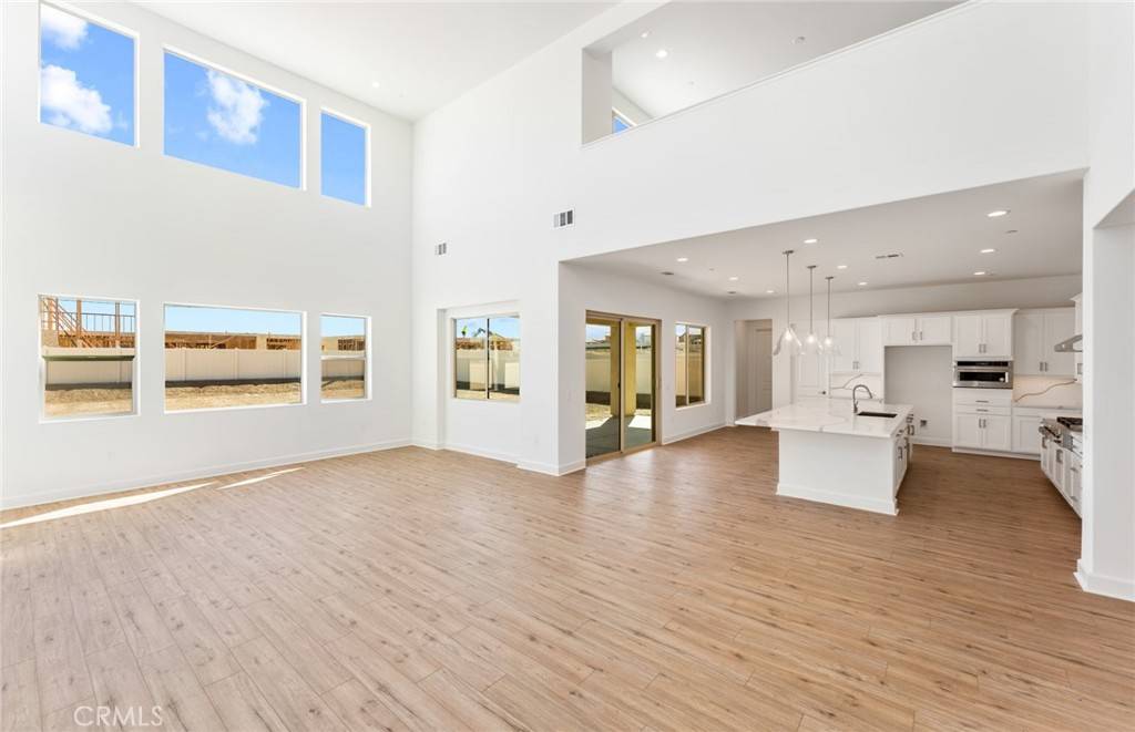 Riverside, CA 92503,17648 Mcdowell Valley DR