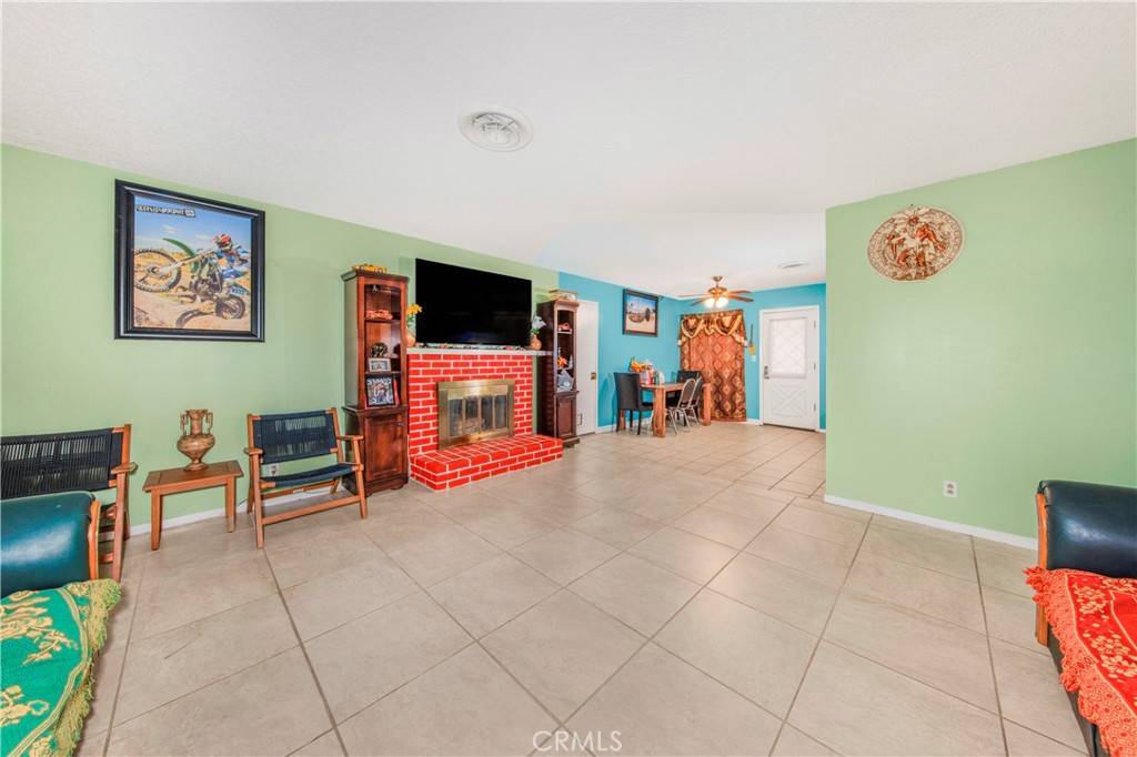 Apple Valley, CA 92308,22261 Kayenta RD