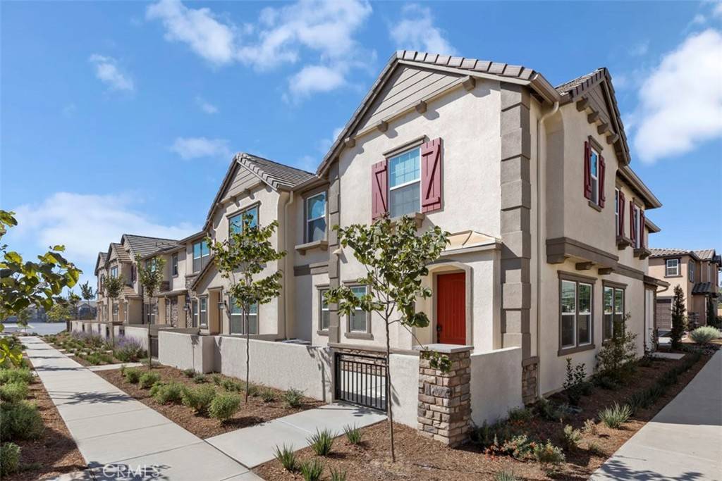 Ontario, CA 91761,3923 E Carmel Privado