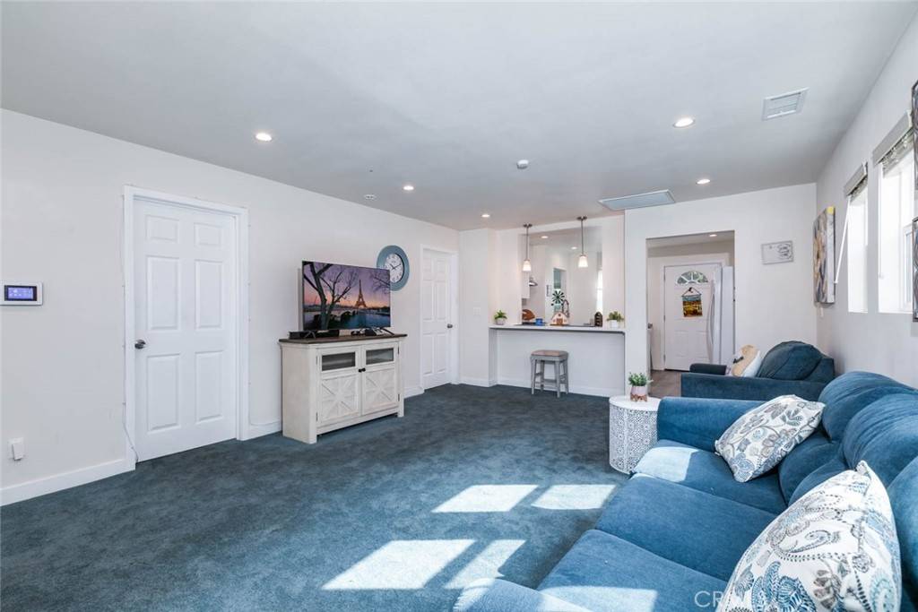 Los Angeles, CA 90043,6050 Madden AVE